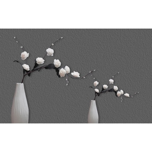 Ветки кустовой розы в вазах