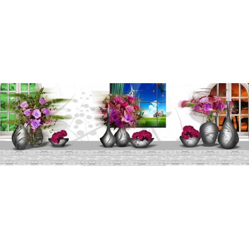 Фиолетовые букеты в вазах